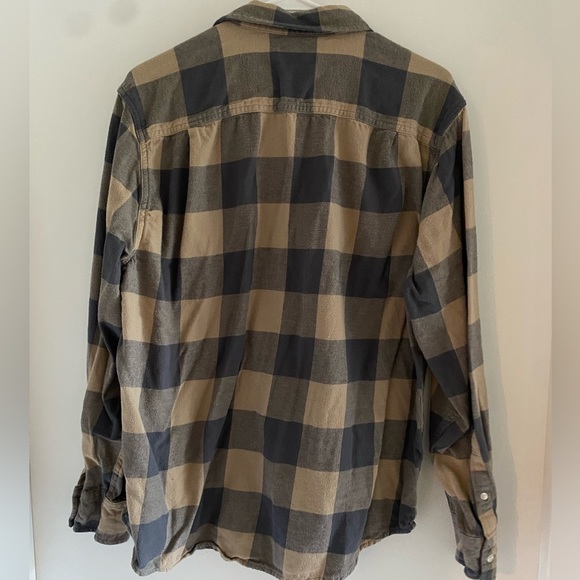 Arizona flannel shirt sized LARGE. - Picture 2 of 3
